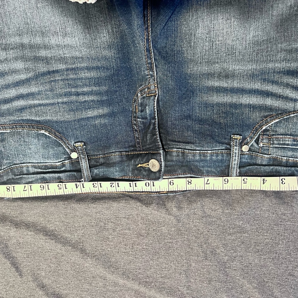Denim Shorts with Lace Trim - Picture 4 of 7